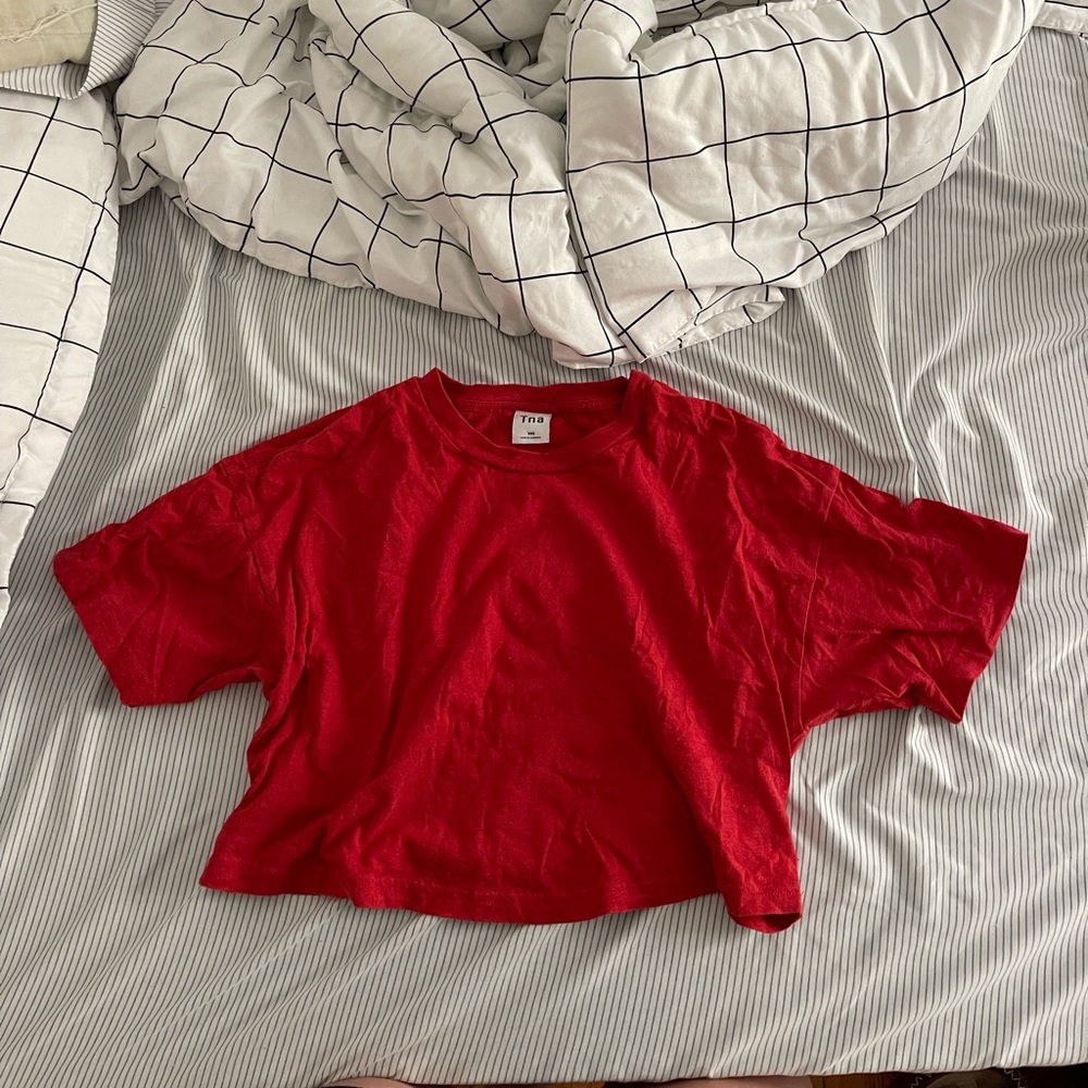 Aritzia TNA Tshirt